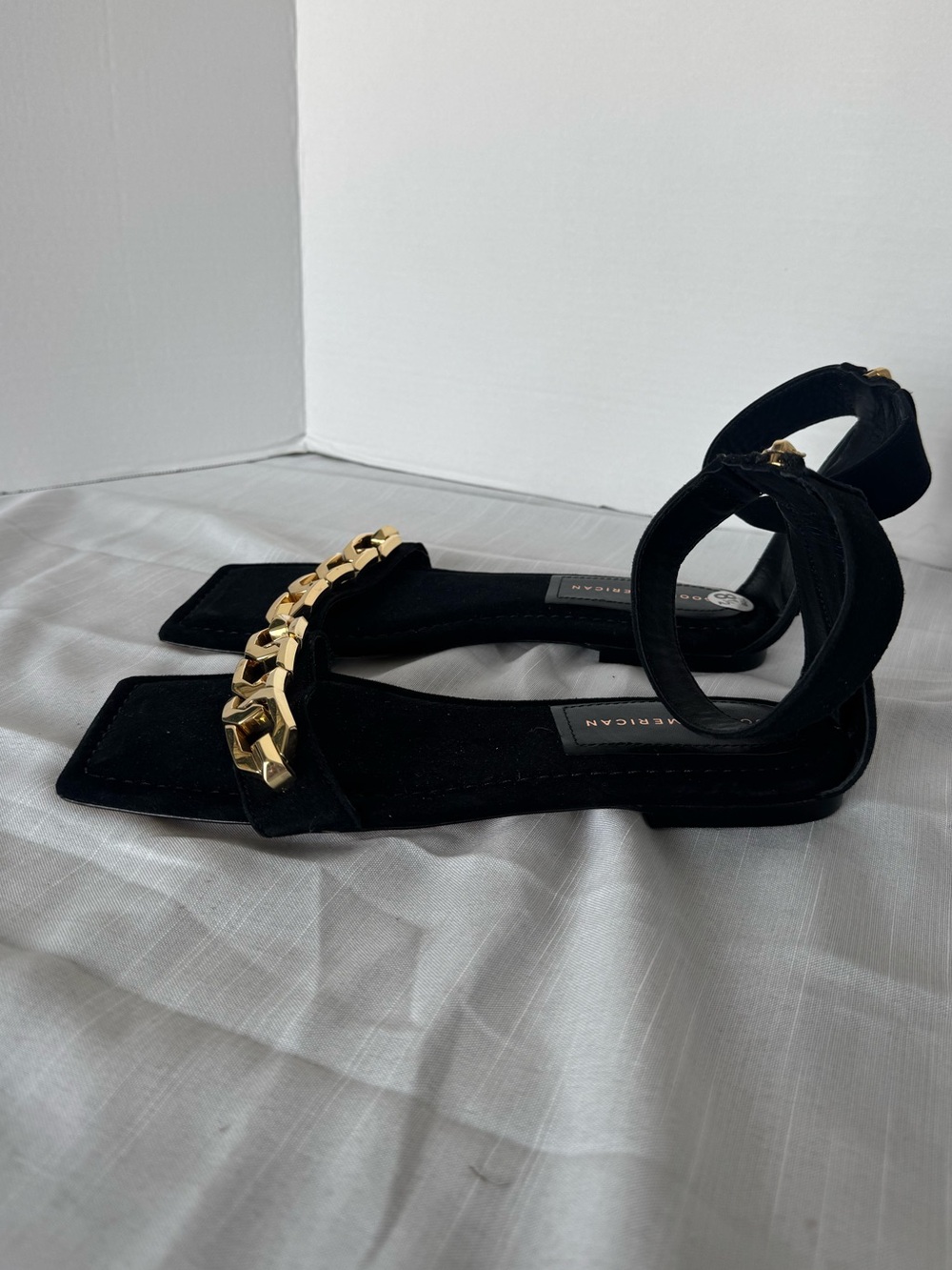 NWOT Good American Black Ankle-Strap Sandals with Gold Chain Size 8.5